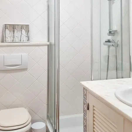 Da Gale, 250m Da E Piscina Apartament